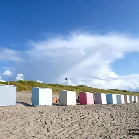 Nyaraló Chic In Forest Nearby